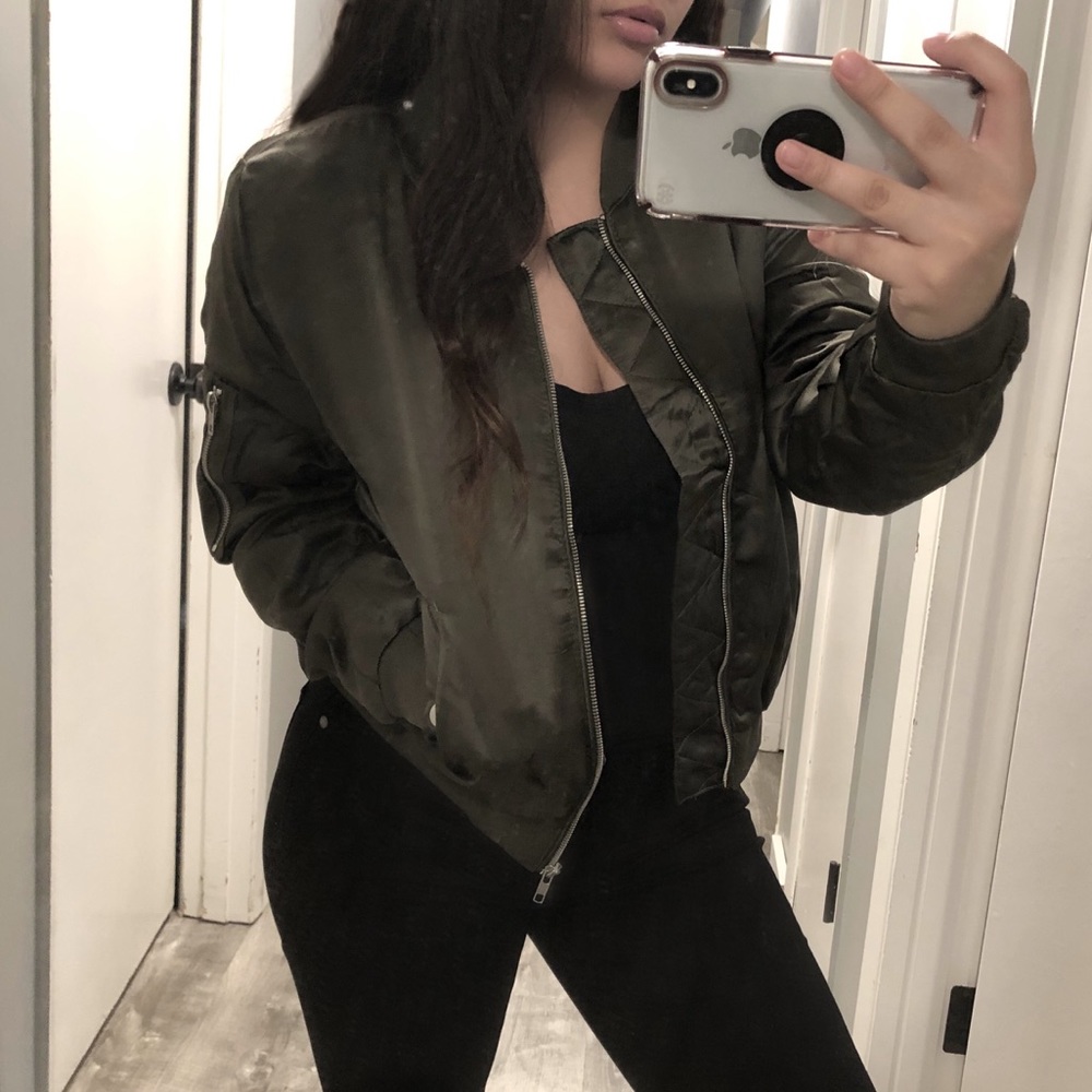 ♦️Olive Bomber Jacket♦️